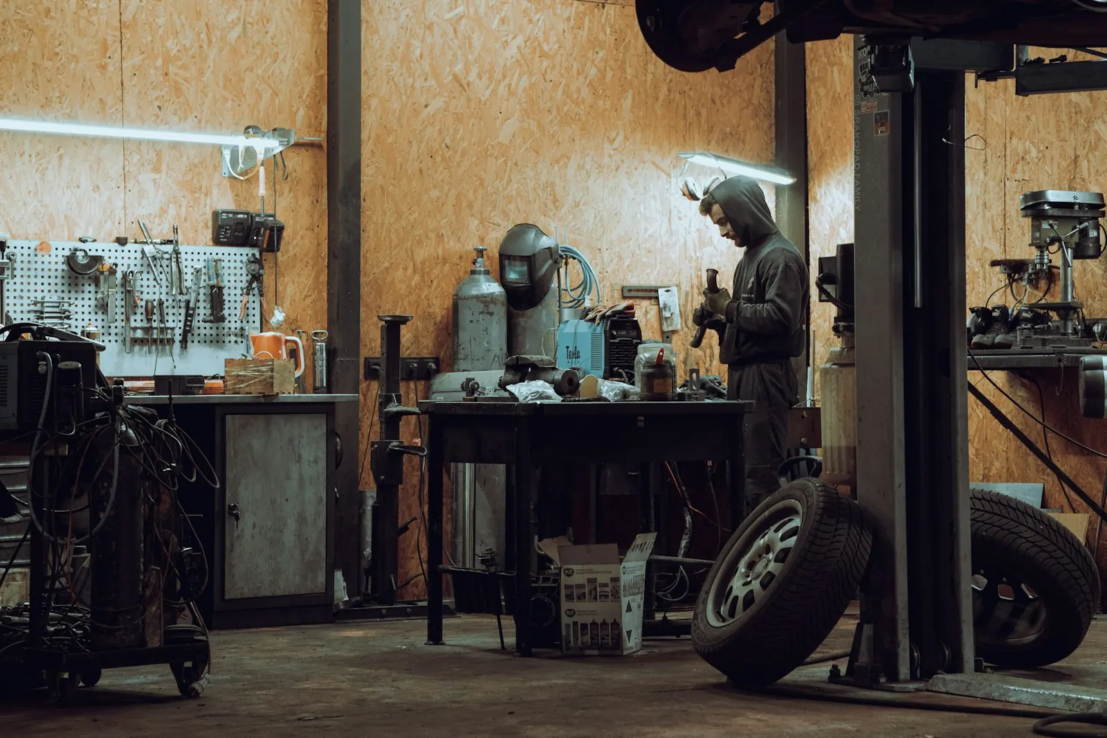 Mechanic working in an independent auto garage